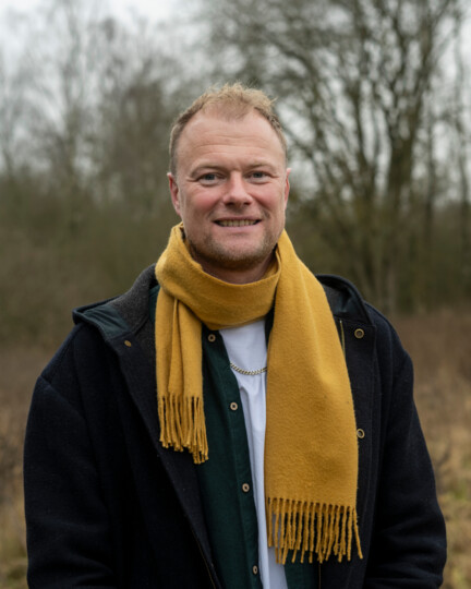 Tv-vært Christian Degn taler om maskulinitet i podcasten Næstekaffe