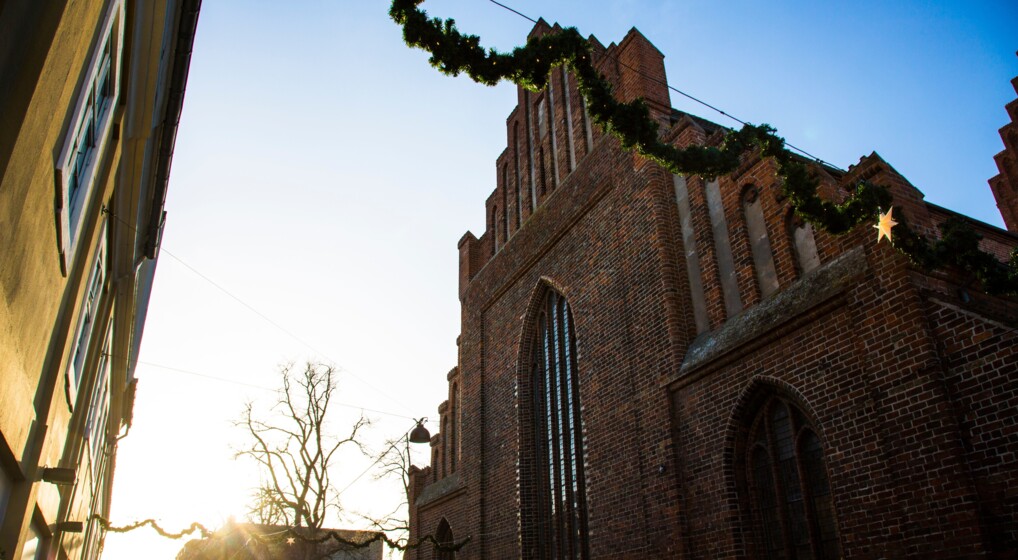Køge kirke med julepynt Køge kirke med julepynt